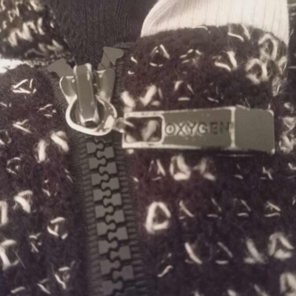 Vintage Y2K Oxygen Graphic Zip-Up Hoodie | Streetwear Athleisure with Thumbholes - Picture 5 of 15